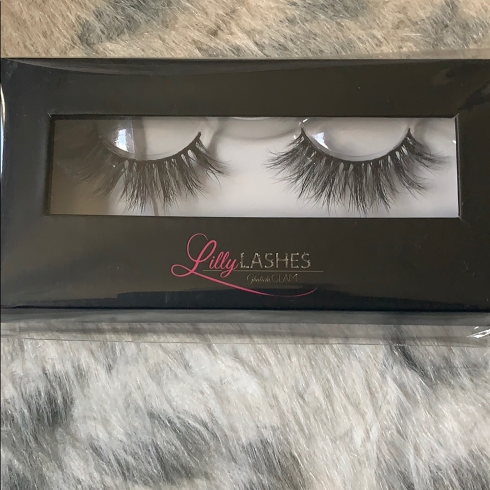 Lilly Lashes NWT
